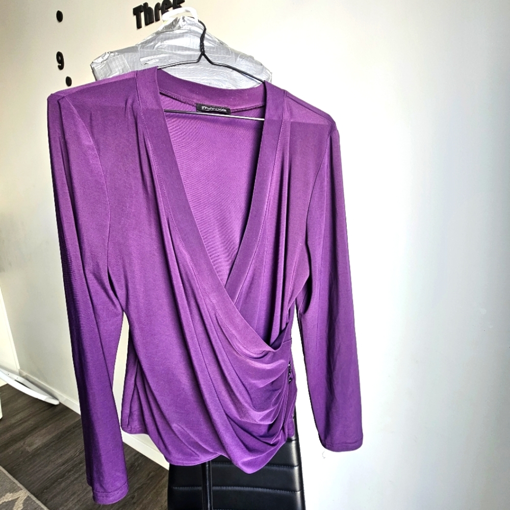 JMICHEALS  ladies long sleeve top Size M